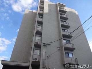 写真:M’ARTIの外観