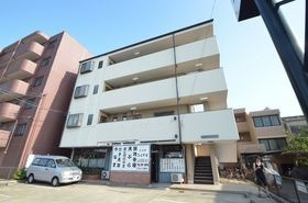 ファミールARAKAWAの外観