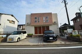 エクセントレア高畑南 弐番館の外観