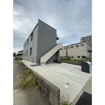アルモ四女子の外観
