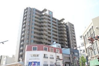 写真:サーパス上田中央の外観