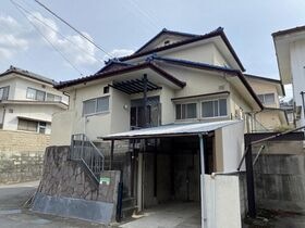 上田市諏訪形の外観
