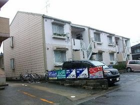 ファミール城東の外観