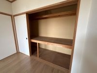 押入