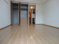 洋室(収納家具付き)