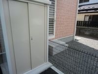 物置と専用庭