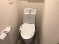 シャワートイレも付いてます。