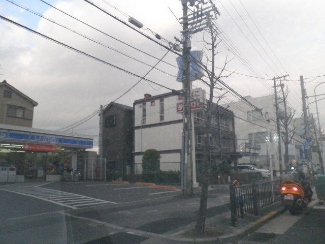 ローソン服部寿町店