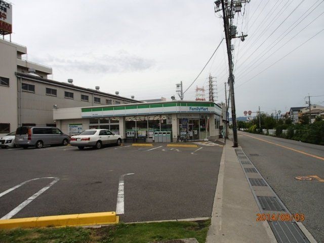 ファミリーマート豊中上津島店