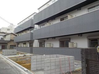 写真：スクエアプレス豊中の外観