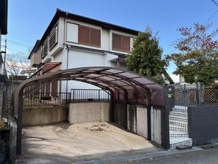写真:名張市つつじが丘北2番町の外観