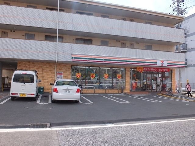 セブンイレブン吹田川岸町店