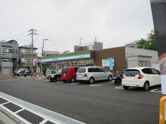 ファミリーマート吹田山手町四丁目店