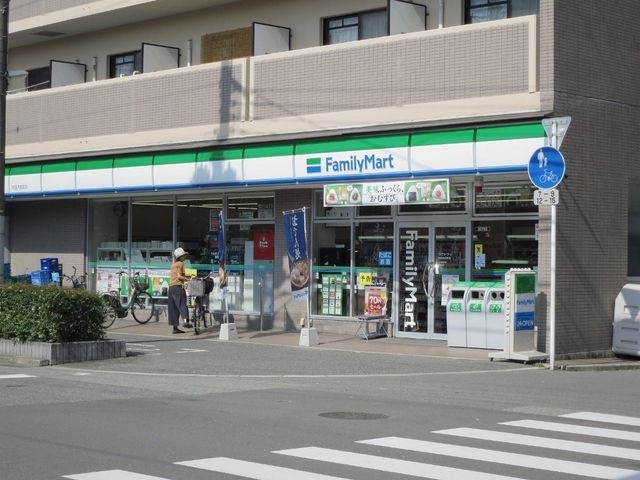 ファミリーマート吹田内本町店