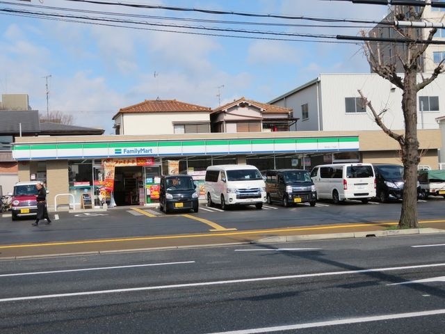 ファミリーマート南吹田一丁目店