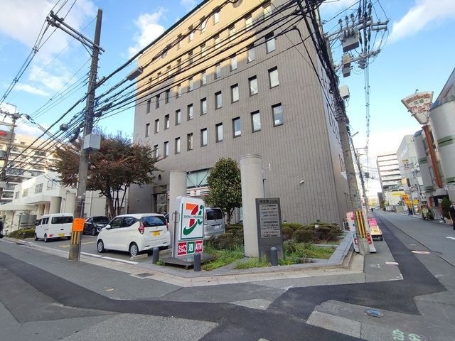 セブンイレブン江坂公園前店