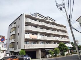 サンヒルズ上山手の外観