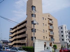 ファミール千里丘の外観