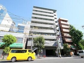 ロイヤルクイーンズパーク吹田片山町の外観