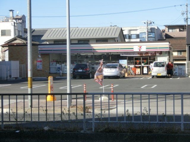 セブンイレブン名古屋井深町店
