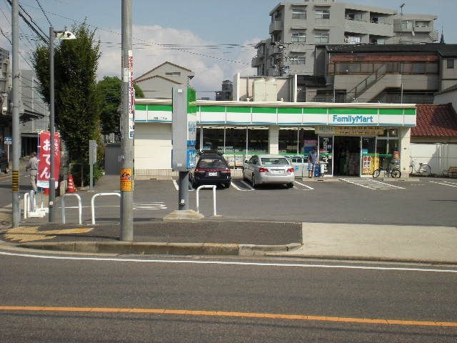 ファミリーマート芳野一丁目店