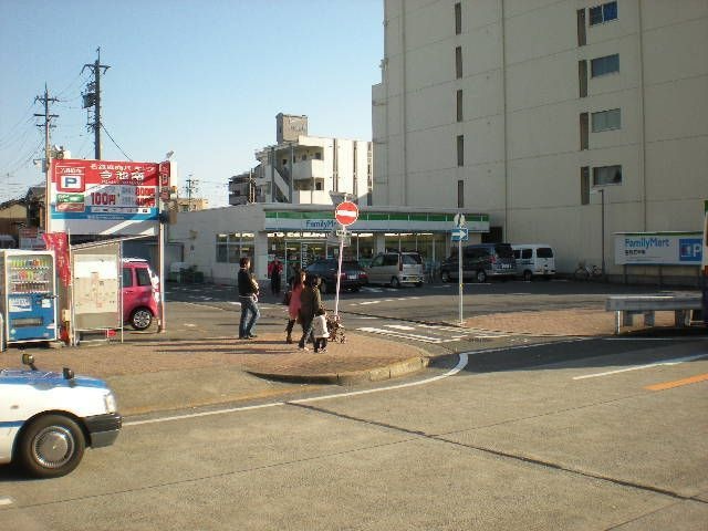 ファミリーマート今池南店
