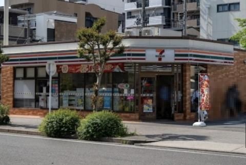 セブンイレブン名古屋泉2丁目店
