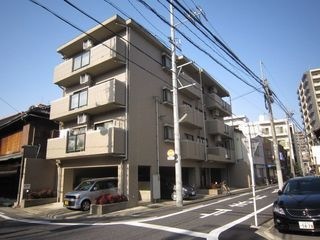写真:泉2000の外観