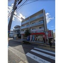 ラプーリア御器所の外観