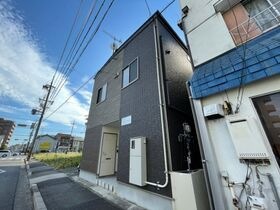 ラフィーカ金山の外観