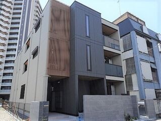 写真:TORISIAS大通りの外観
