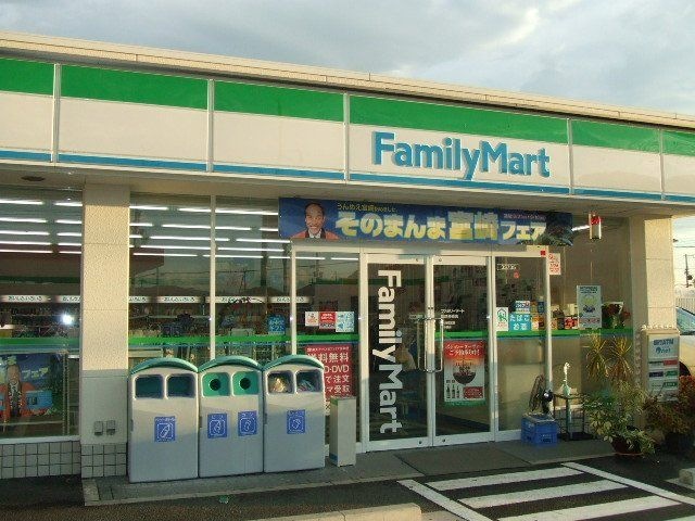 ファミリーマート姫路勝原店