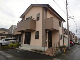 タウンハウス静の外観
