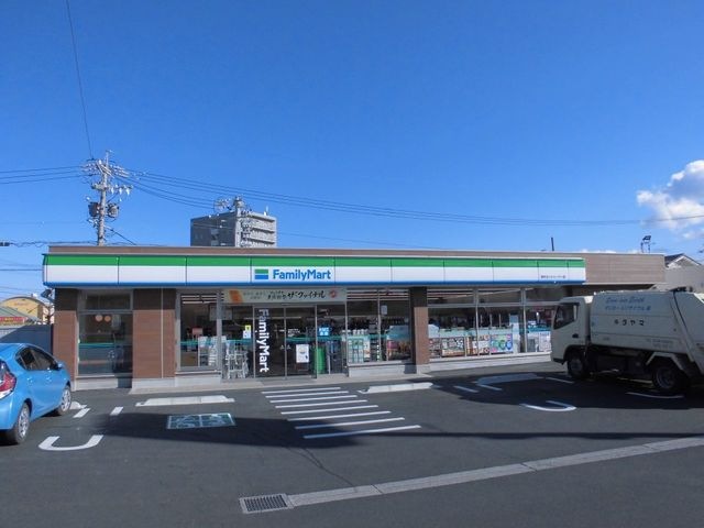 ファミリーマート白山二本木店