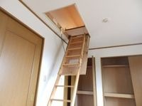 屋根裏収納