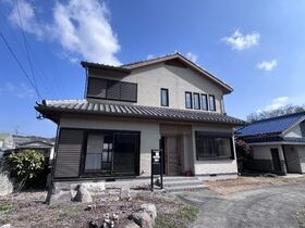 白山町二本木借家の外観