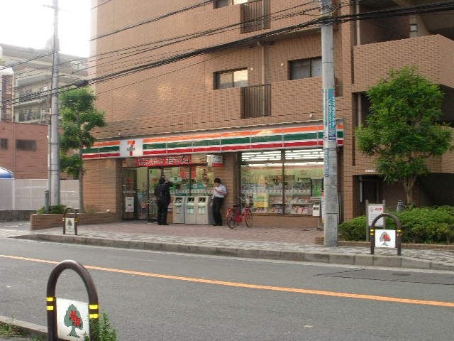 セブンイレブン吹田垂水町店