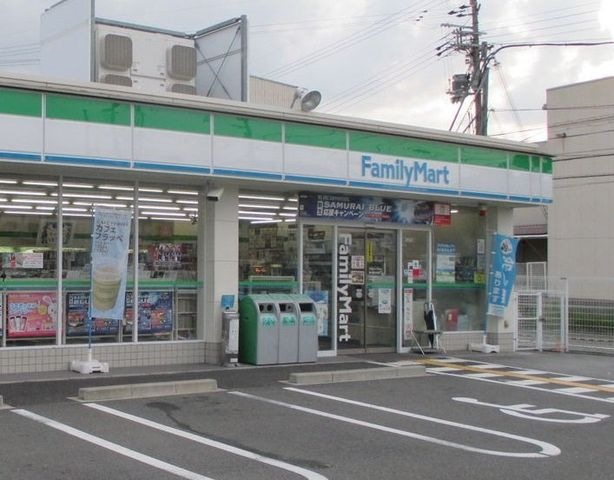 ファミリーマート豊中浜店