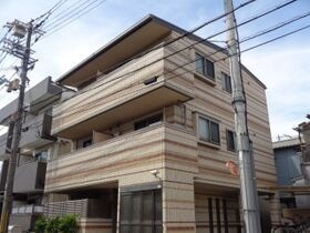 クリスタルコート江坂の外観