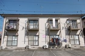 八戸溝ハイツの外観