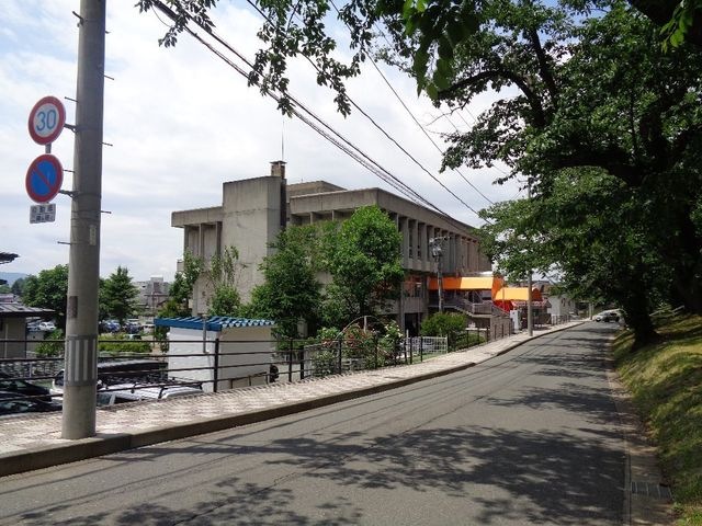 盛岡市立図書館