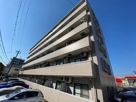 フロール神原の外観