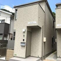 ブラントワＡ棟の外観