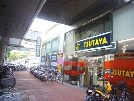 阪急塚口駅前THUTAYA