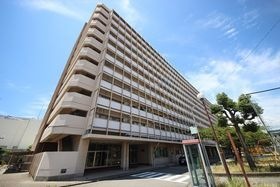 ビレッジハウス南清水タワーの外観
