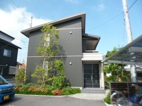 新居浜市新田町１丁目の外観
