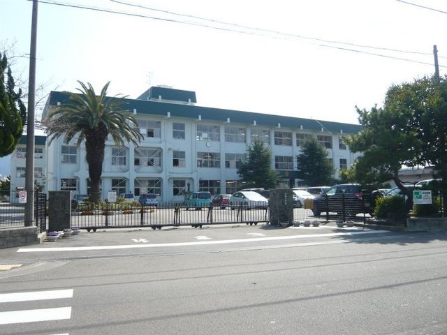 写真:新居浜市立宮西小学校