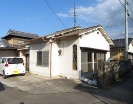 北内町2丁目貸家の外観