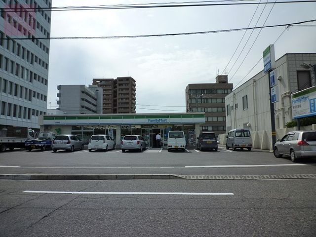 写真：ファミリーマート上天満町店