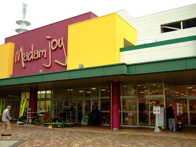 写真：マダムジョイ千田店